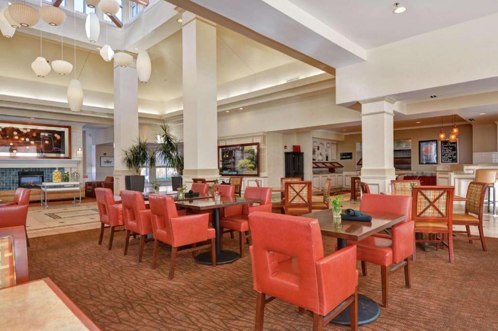 Hilton Garden Inn Oshkosh Exterior photo