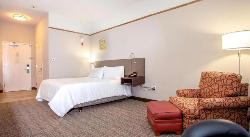 Hilton Garden Inn Oshkosh Exterior photo